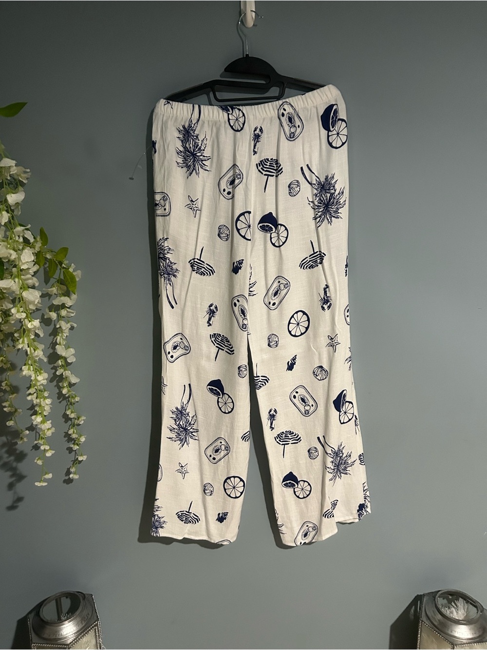 Sienna Sky White Pants with Navy Seaside Print